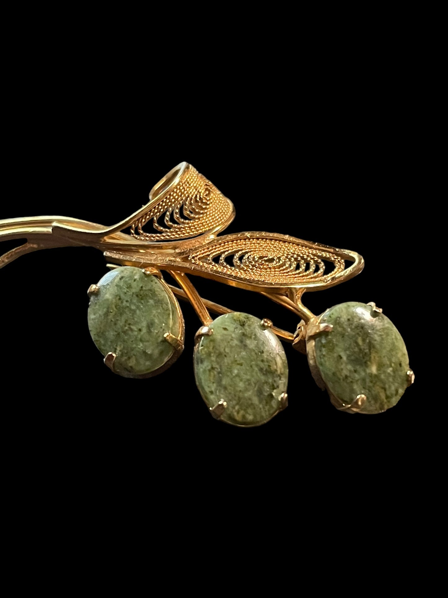 Vintage 10k Gold Filled with Nephrite Jade Stones Floral Filigree Brooch Pin