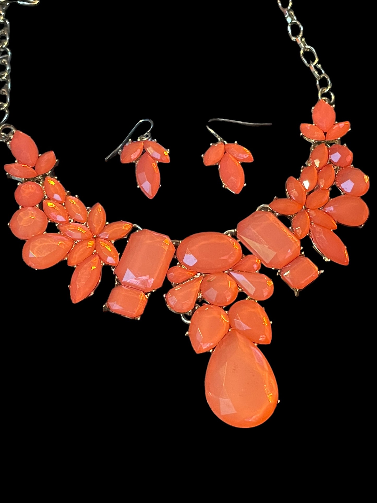 Charming Charlie Matching Vintage Coral Color Glass Necklace and Earrings Set