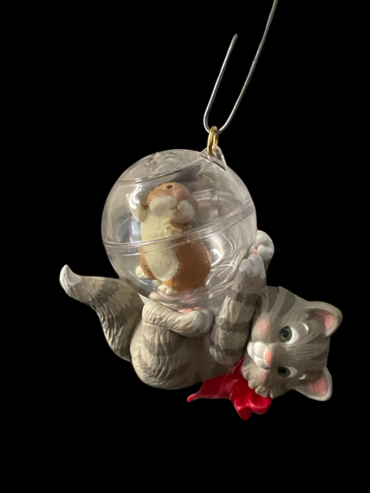 2001 Hallmark Keepsake Ornament Mischievous Kittens #3