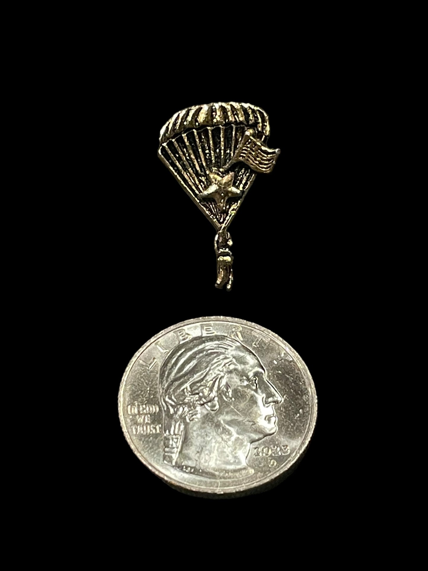 Gold Tone Paratrooper With Star And Flag Die Cast Brooch Pin