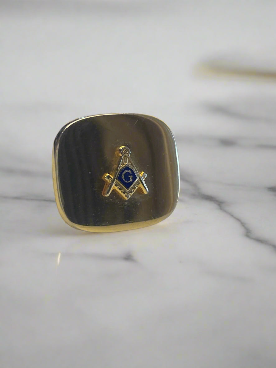 One Men Gold Tone Freemason Masonic Cufflink Vintage