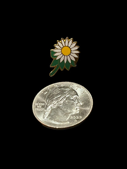 Vintage White Daisy Flower Enamel Brooch Pin