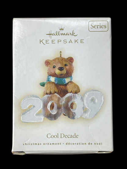 2009 Hallmark Keepsake Ornament Cool Decade #10