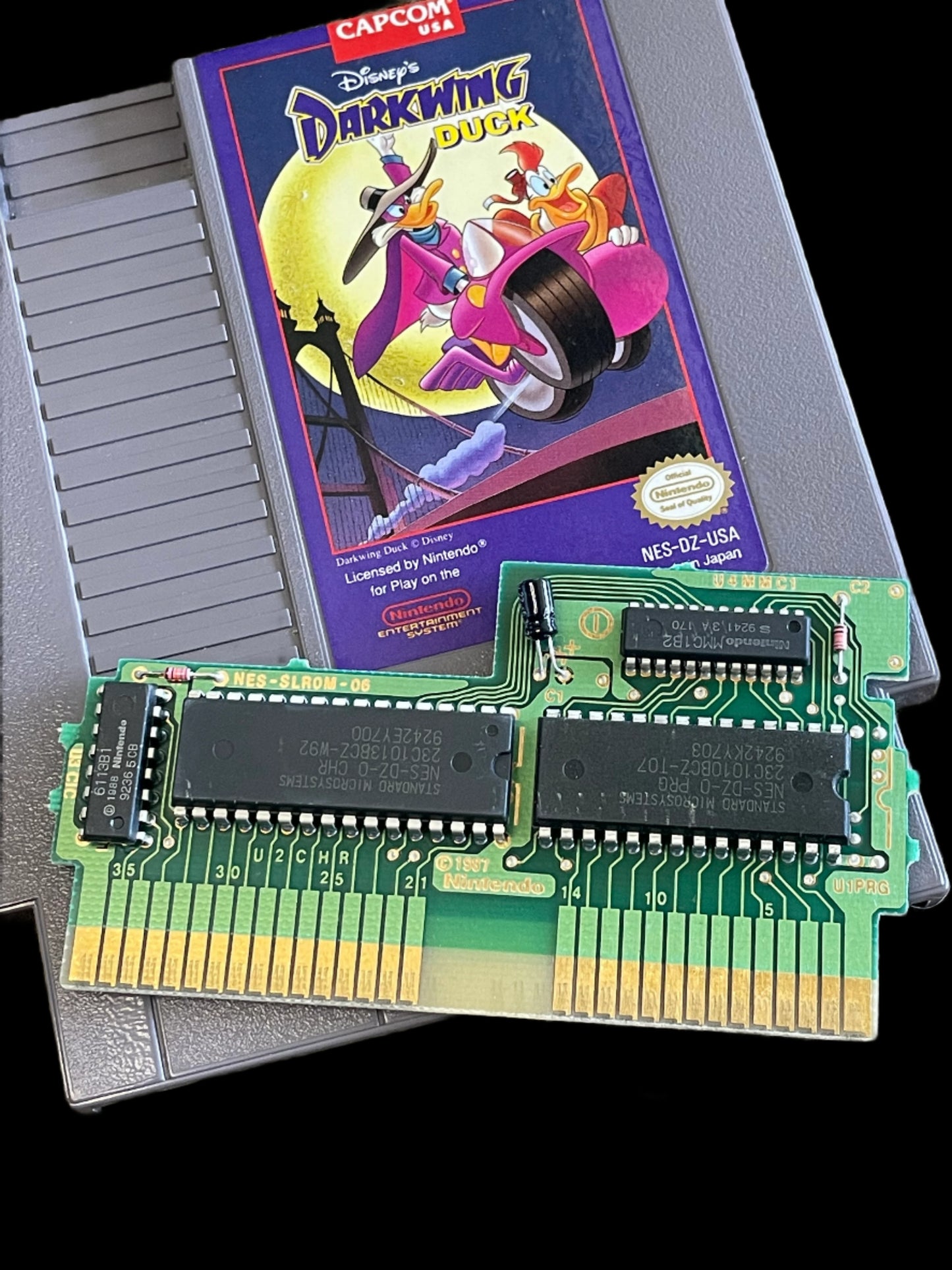 1992 Disney Darkwing Duck Nintendo Entertainment System NES Cartridge