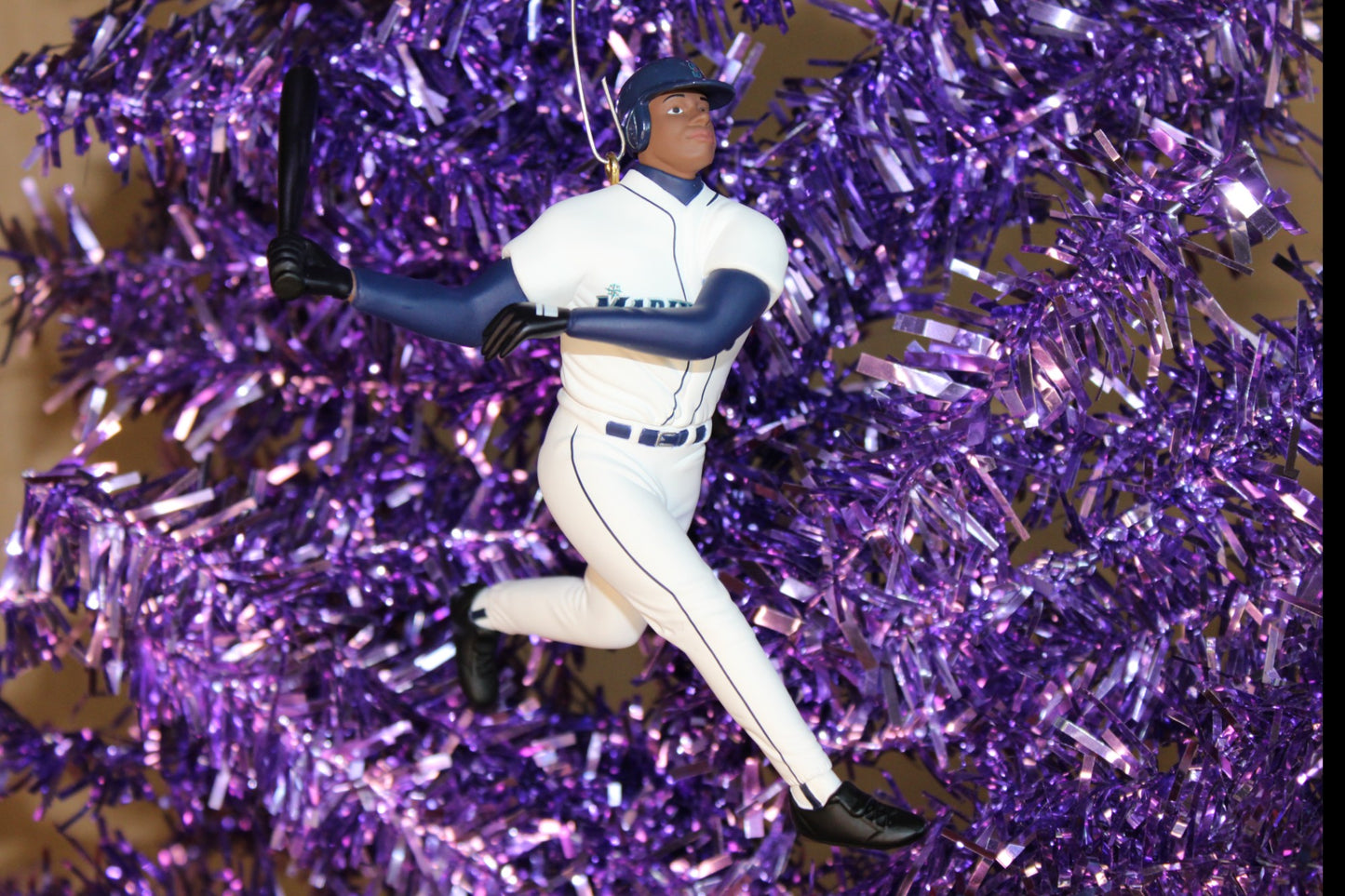 1999 Hallmark Keepsake Ornament Ken Griffey Jr. at the Ballpark #4