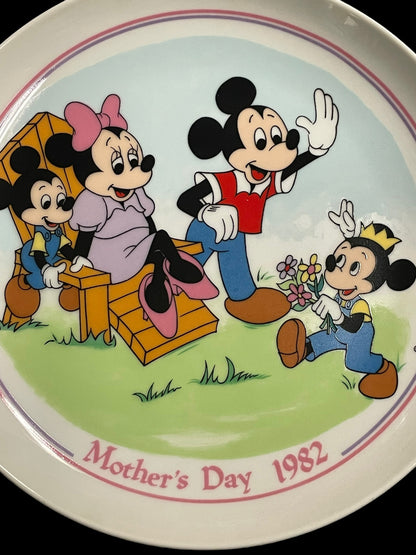 1982 Walt Disney's Mother's Day A Dream Come True Schmid Decorative Plate