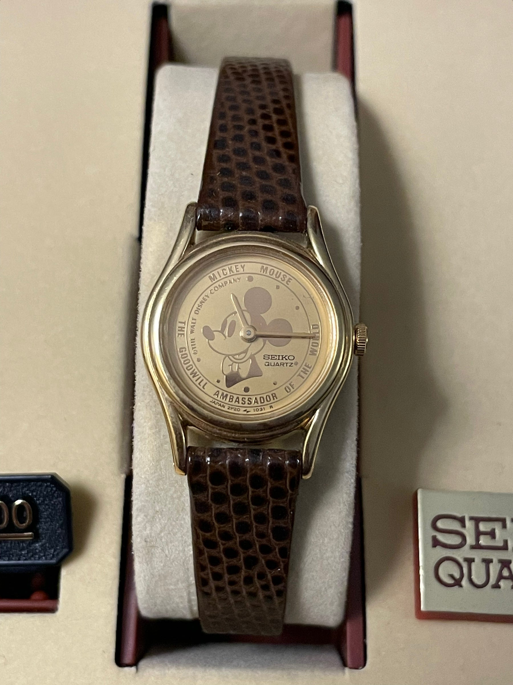 How to Find Vintage Watches | Gallery posted by Summer Edwards | Lemon8