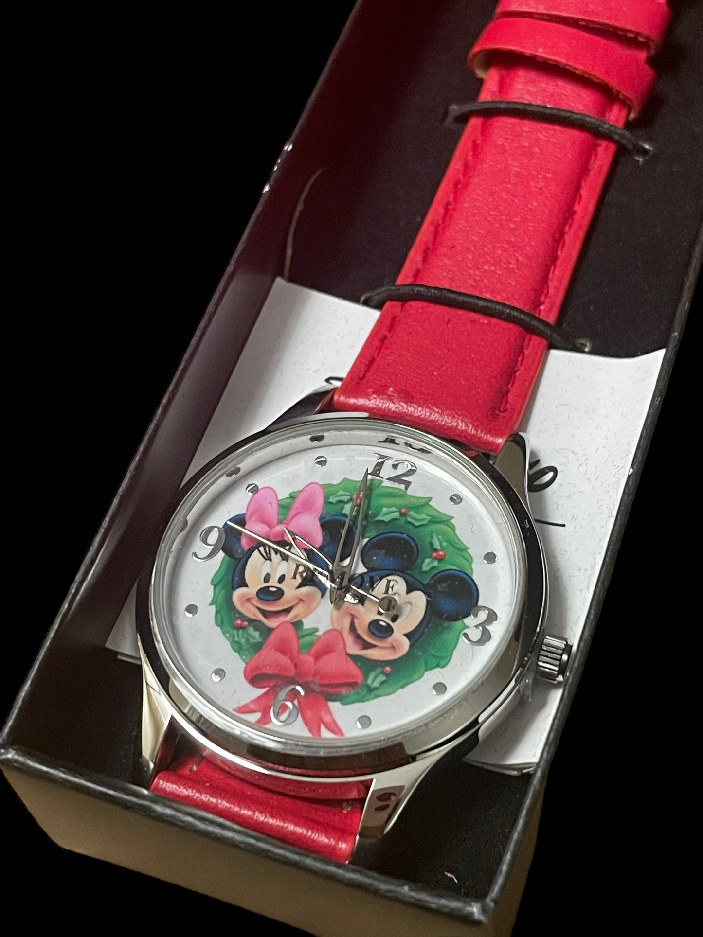 Disney Christmas Mickey and Minnie Holiday Wreath Watch (New)