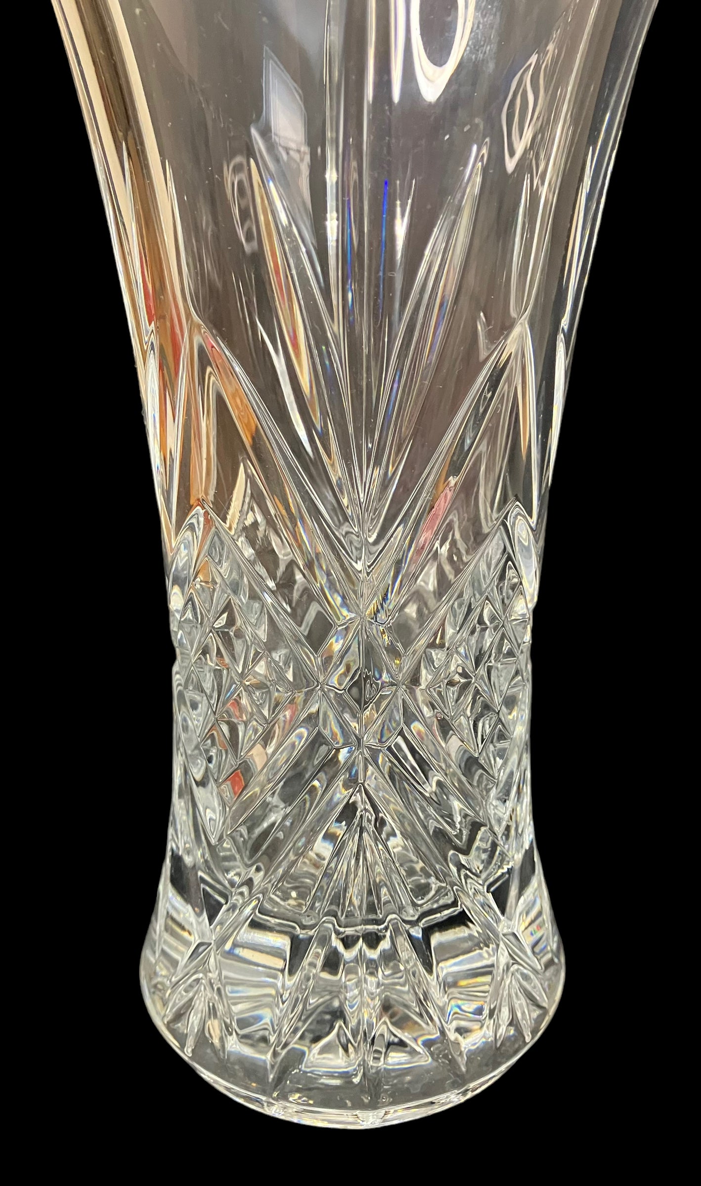 Crystal D’Arques France Heavy Crystal Cut 9 1/2” 24% Lead Crystal Flower Vase