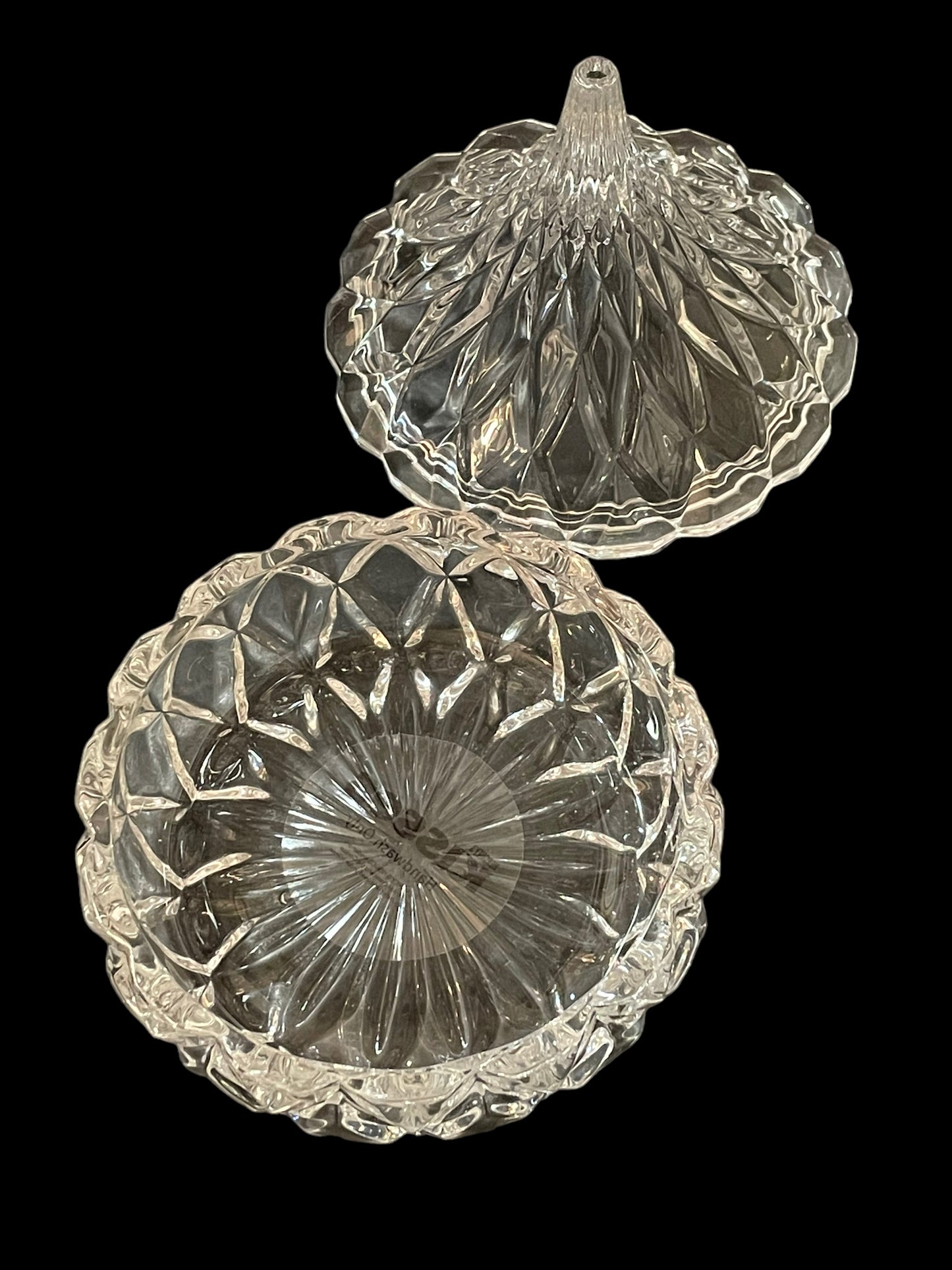 Hershey Kisses Crystal Covered Candy Dish: Sweet Delight in Sparkling Elegance